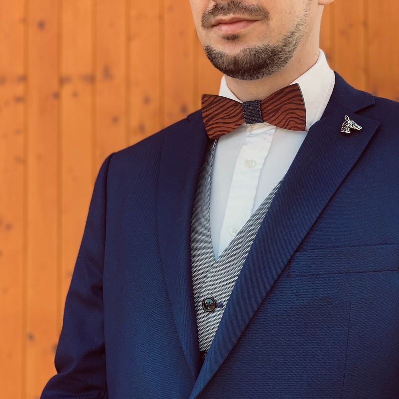 Dřevěný pánský motýlek Zebra denim