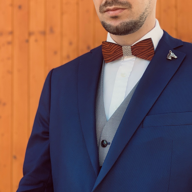 Dřevěný pánský motýlek Zebra line 