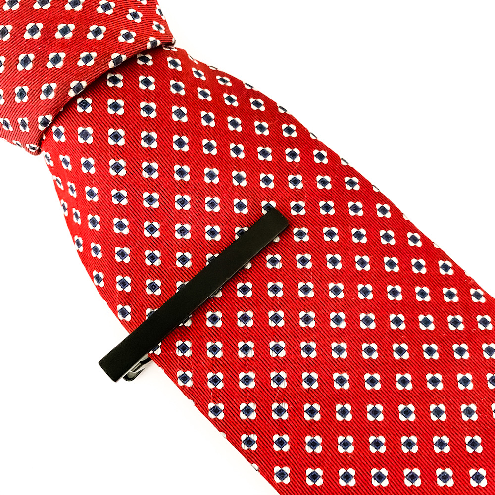 Matně černá spona na kravatu Matt