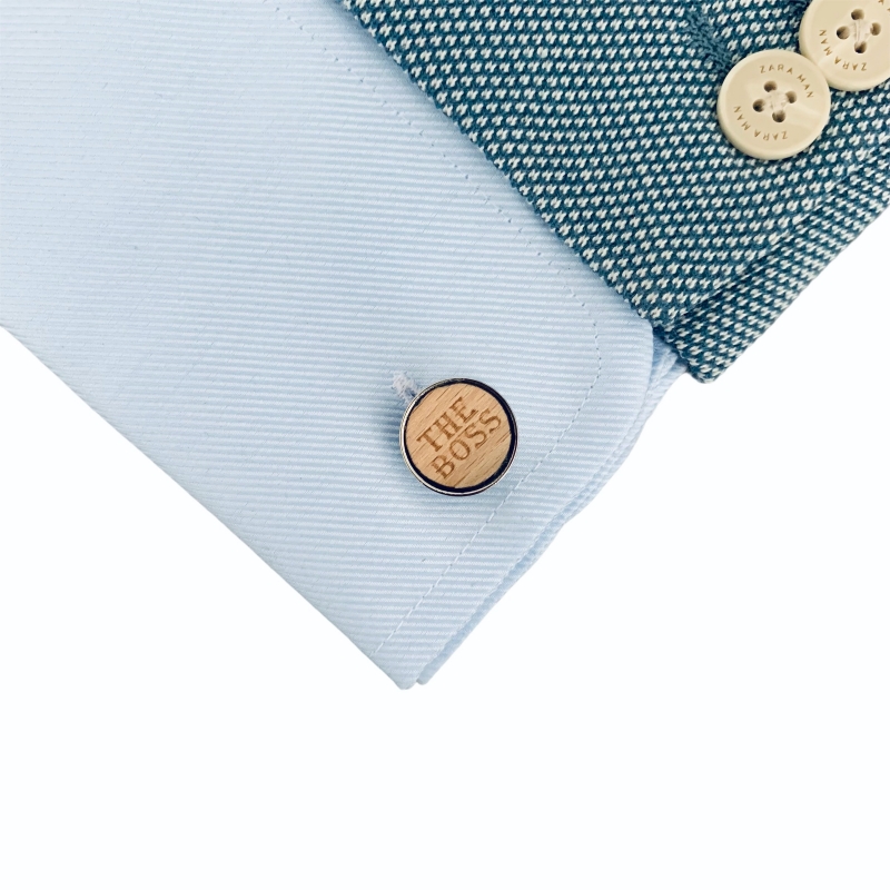 Dřevěné manžetové knoflíčky The boss unless mom is home 