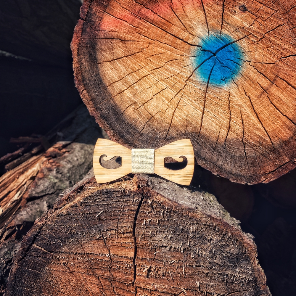 Chlapecký dřevěný motýlek Knírek I. 