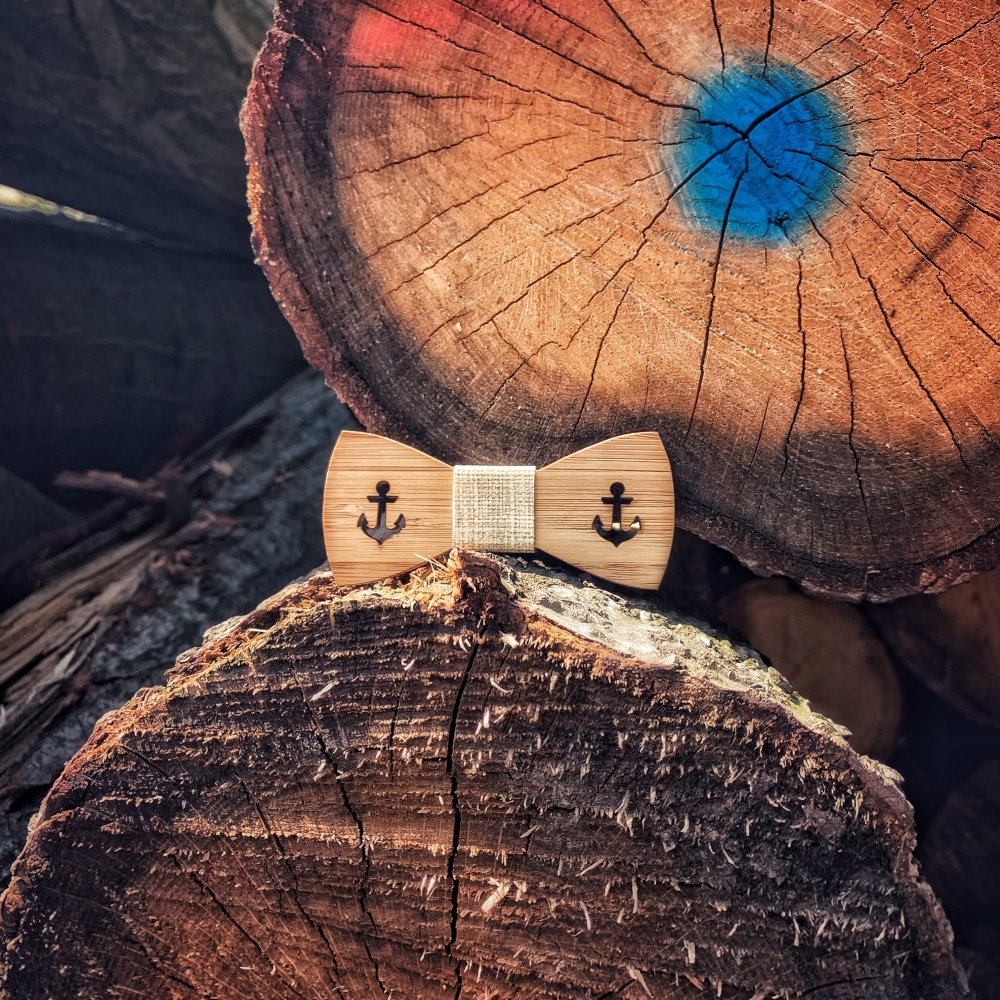 Chlapecký dřevěný motýlek Kotva 