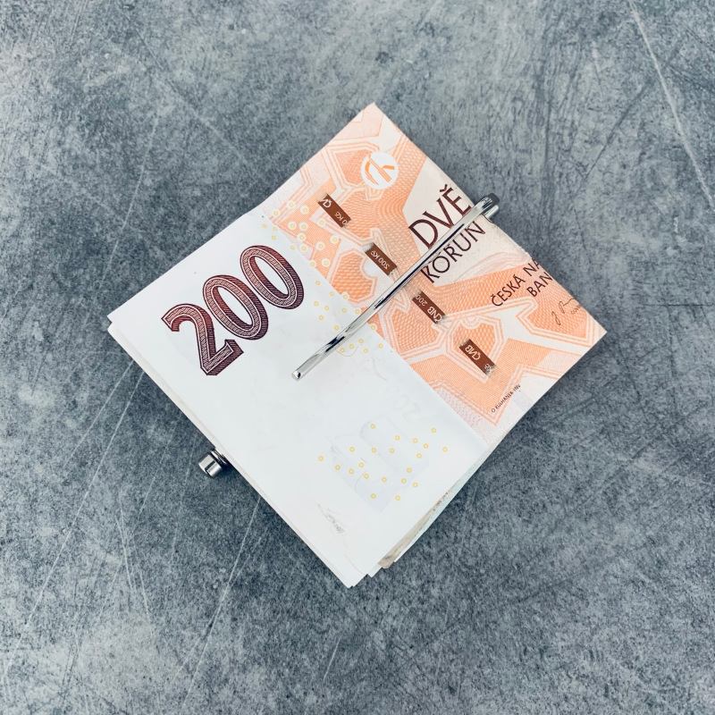 Stříbrná spona na peníze Pružina 