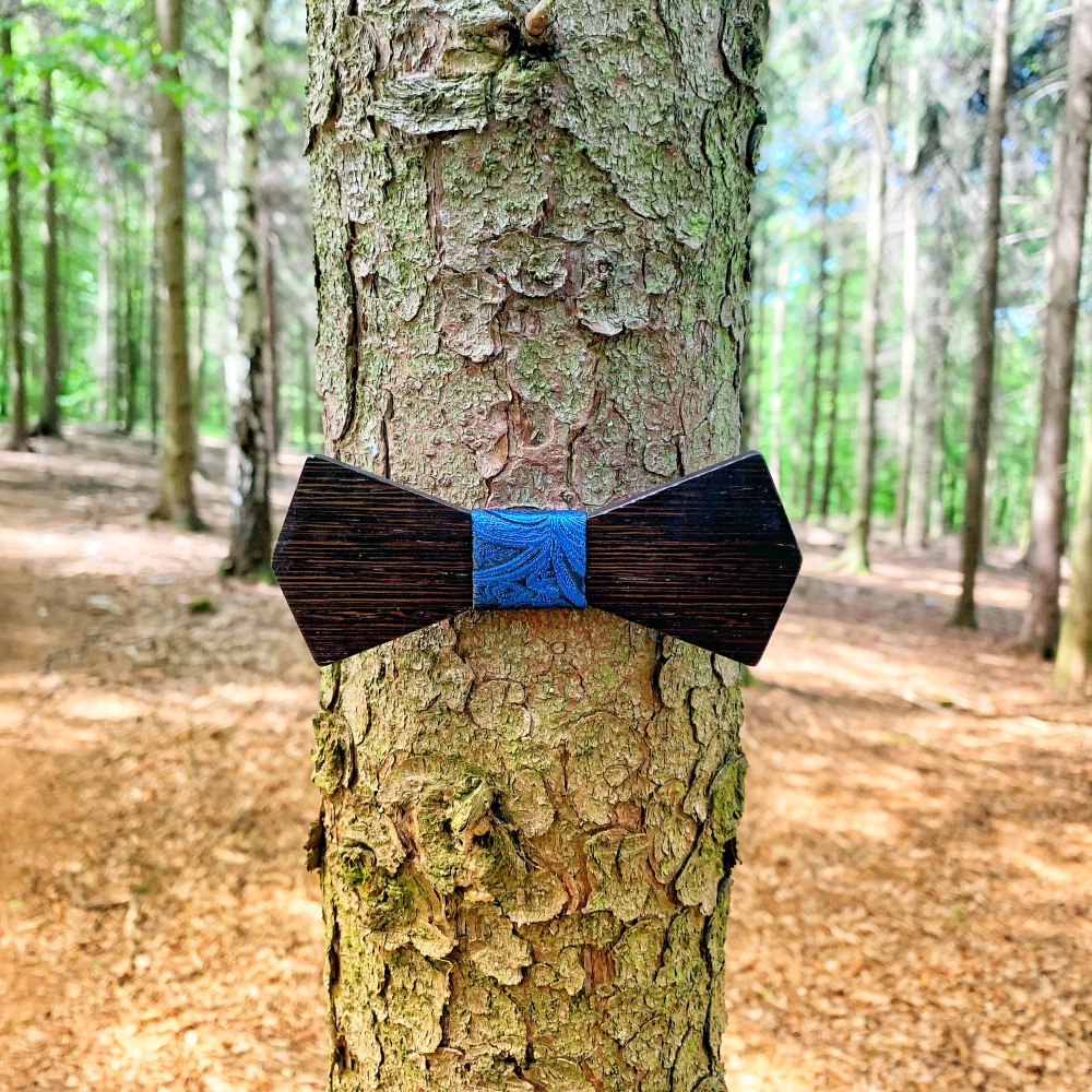 Dřevěný pánský motýlek Slim Blue vintage 