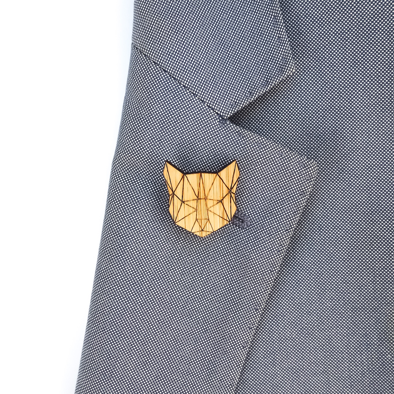 Dřevěná brož Tygr 