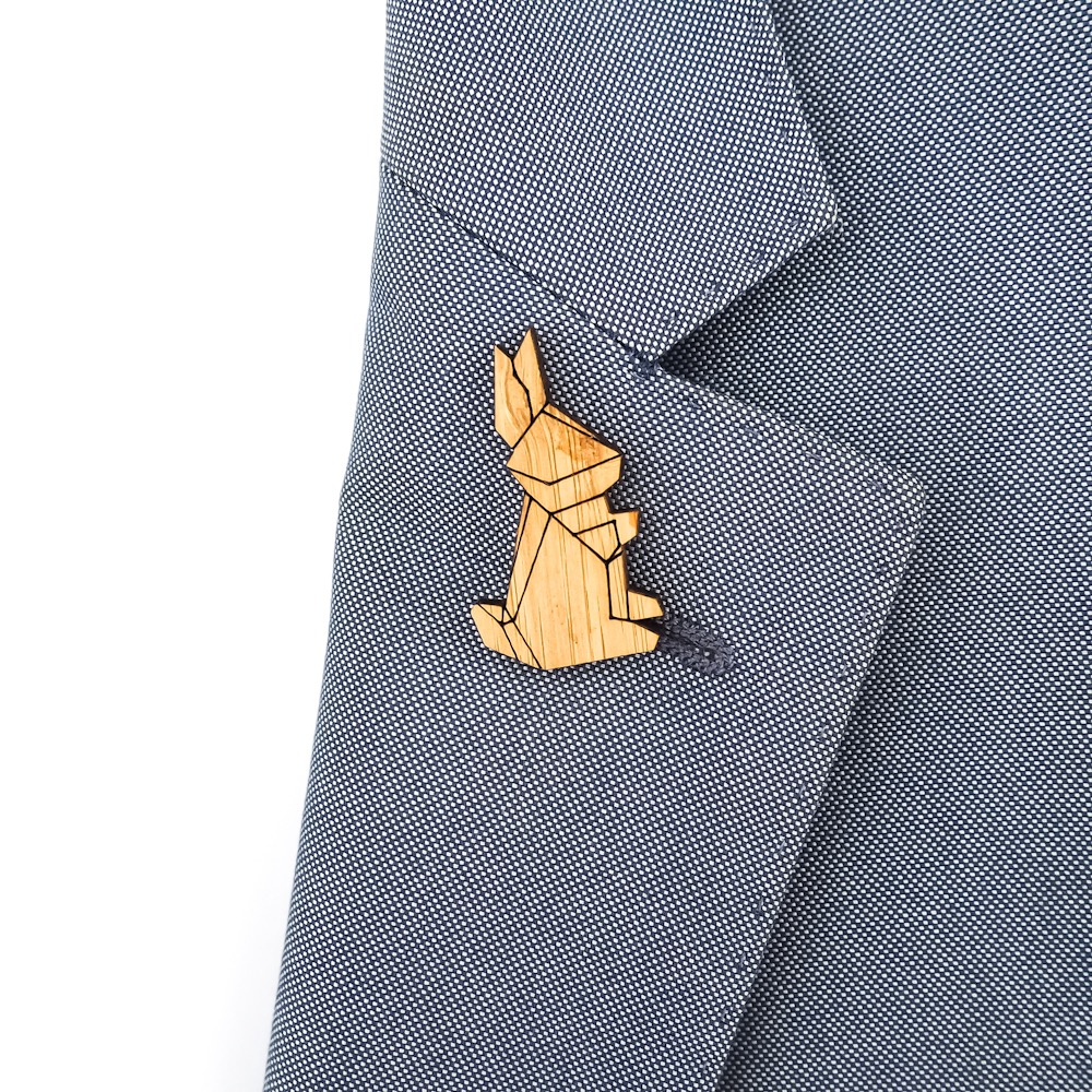 Dřevěná brož Zajíček 