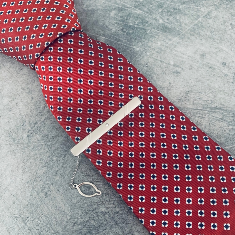 Stříbrná spona na kravatu 2 stripes s krystalem