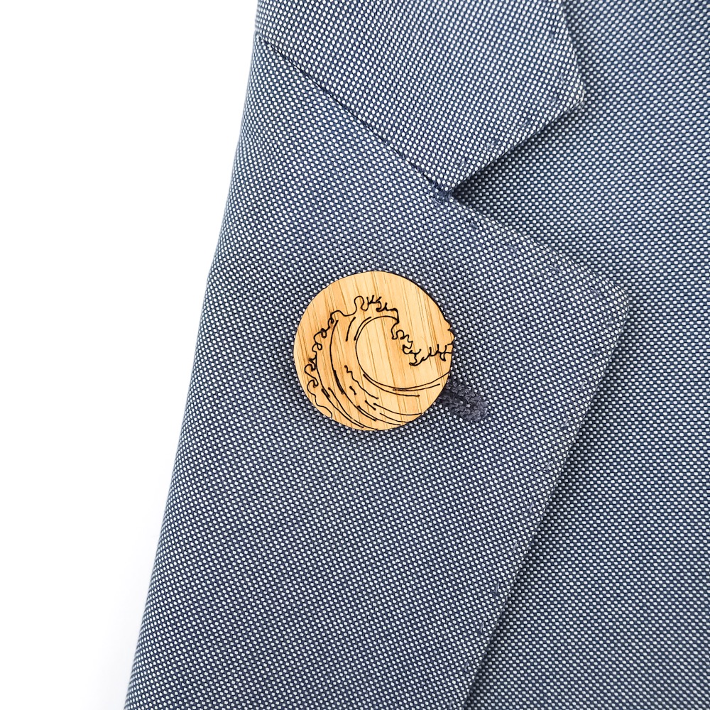 Dřevěná brož Vlna I.