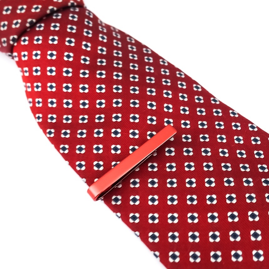 Červená spona na kravatu Medium clip 