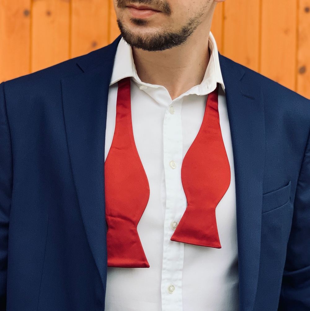 Rudý vázací motýlek Satin 