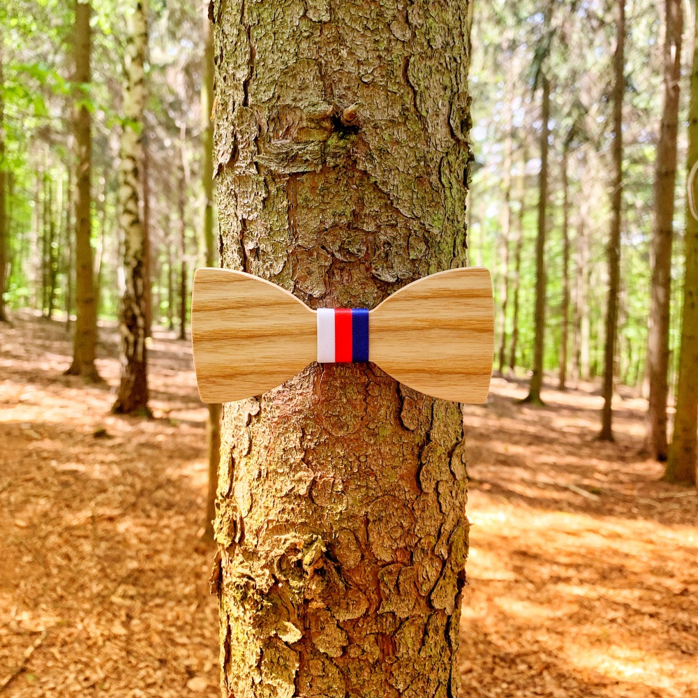 Dřevěný pánský motýlek Classic Česko