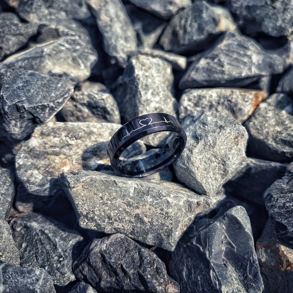 Černý prsten Love vel. 7