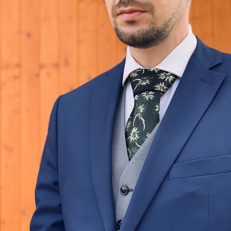 Černá kravata Květiny