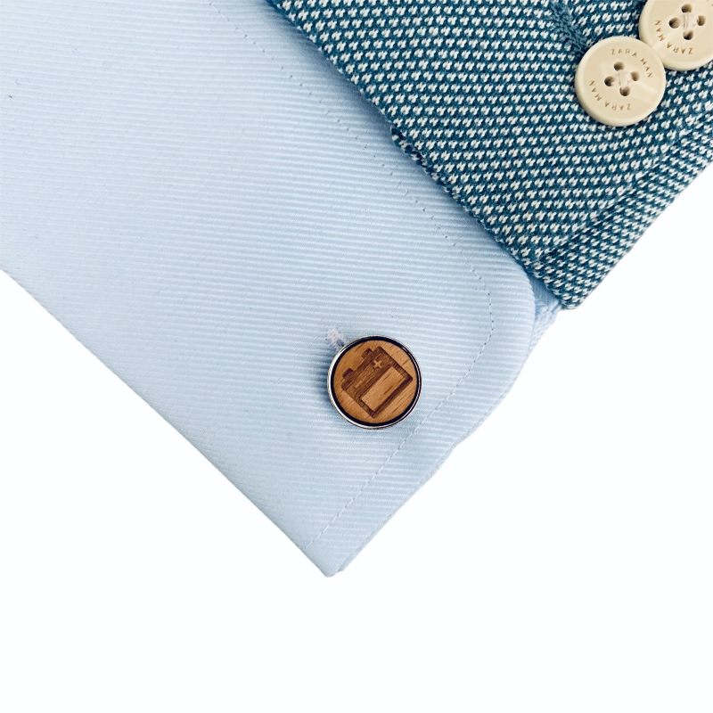 Dřevěné manžetové knoflíčky Autobaterie 