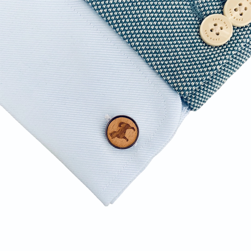 Dřevěné manžetové knoflíčky Akita inu 