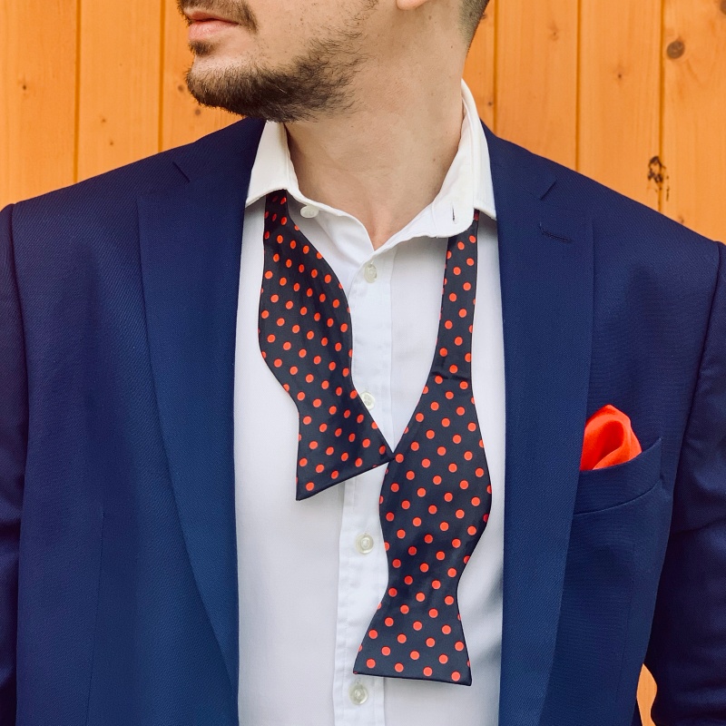 Černo - červený vázací motýlek Puntík 