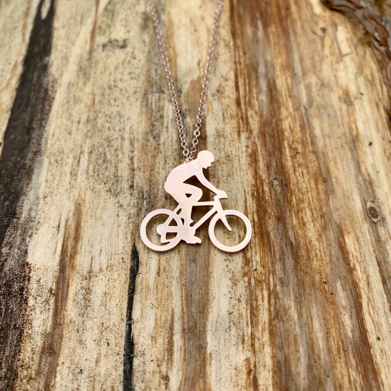 Rose gold pánský náhrdelník Cyklista 