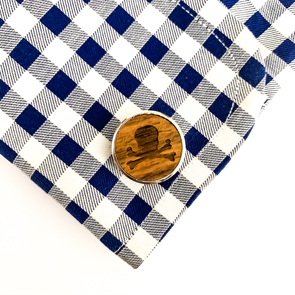 Dřevěné manžetové knoflíčky Lebka a kosti 