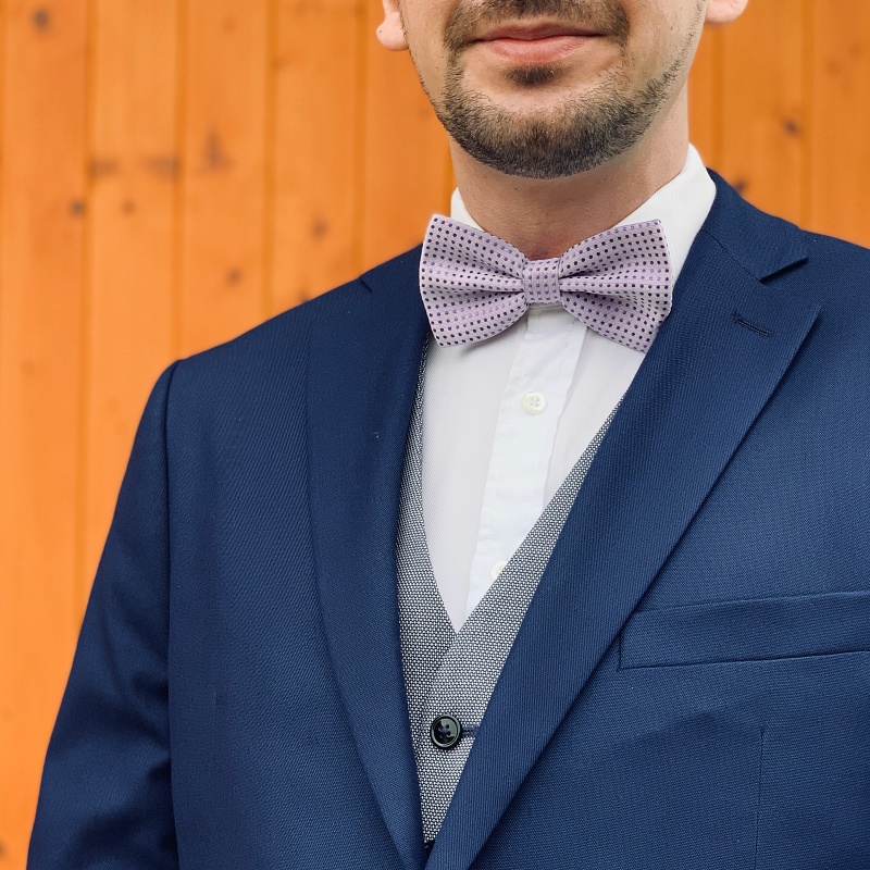 Fialový motýlek Dots