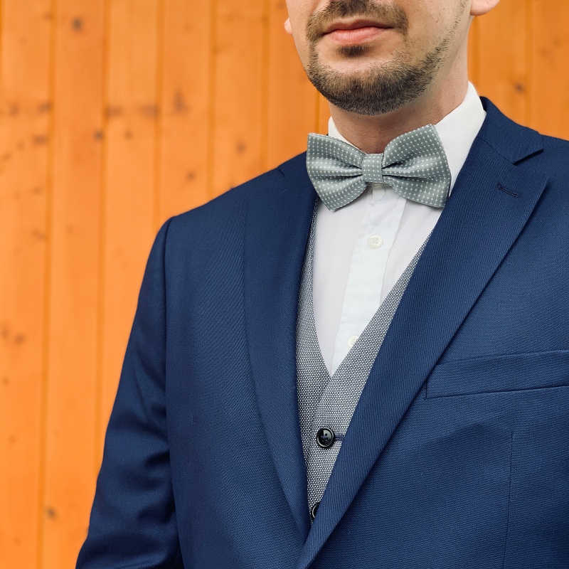 Stříbrno - bílý motýlek Dots