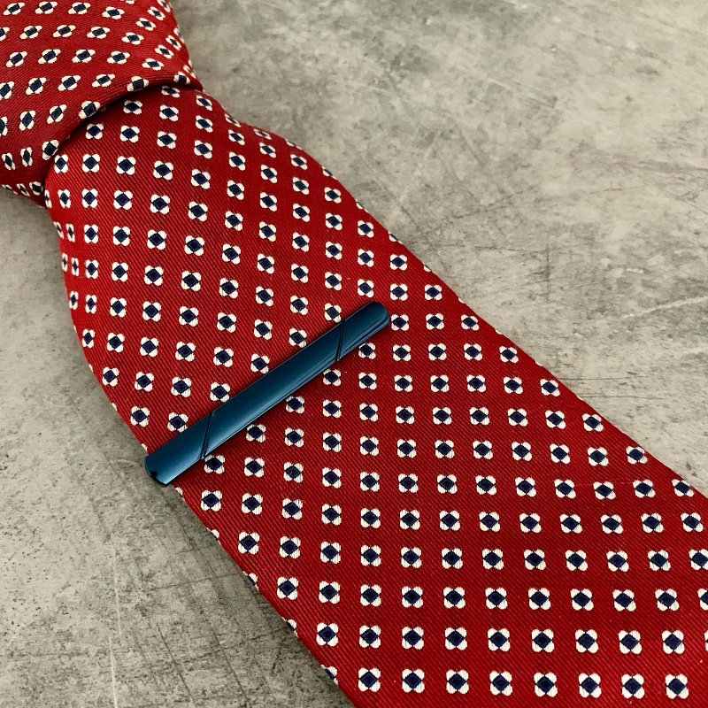 Modrá spona na kravatu Bar