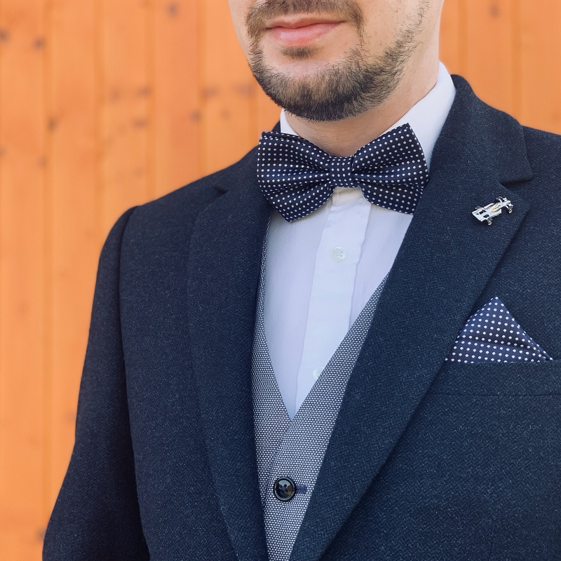 Tmavě modro - bílý set - motýlek + kapesník + manžetové knoflíčky Dots 