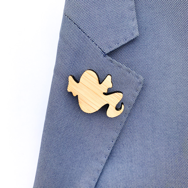 Dřevěná brož Duch 