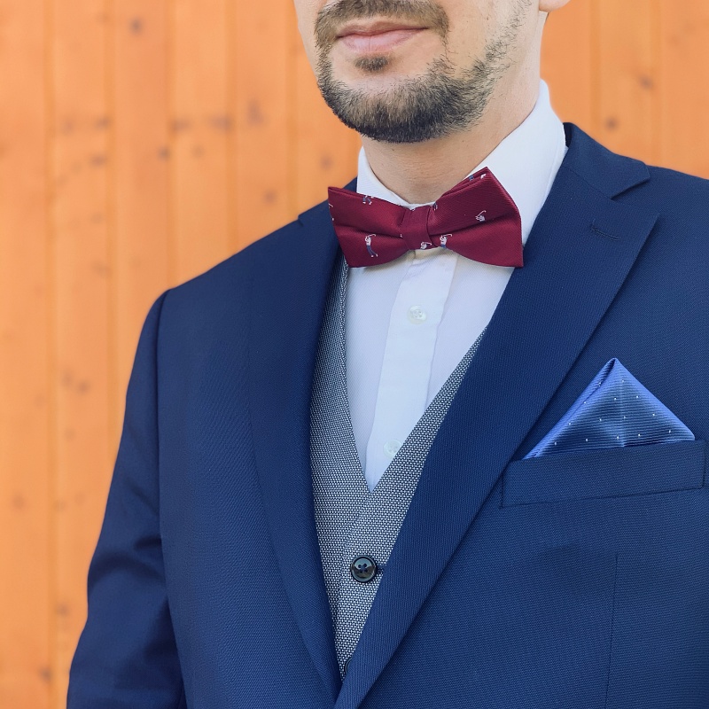 Červený motýlek Golfista