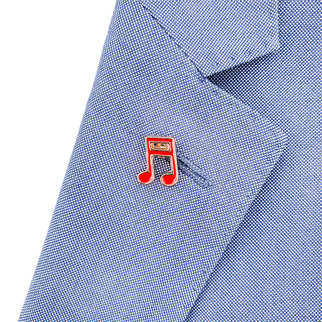 Brož Nota červená 