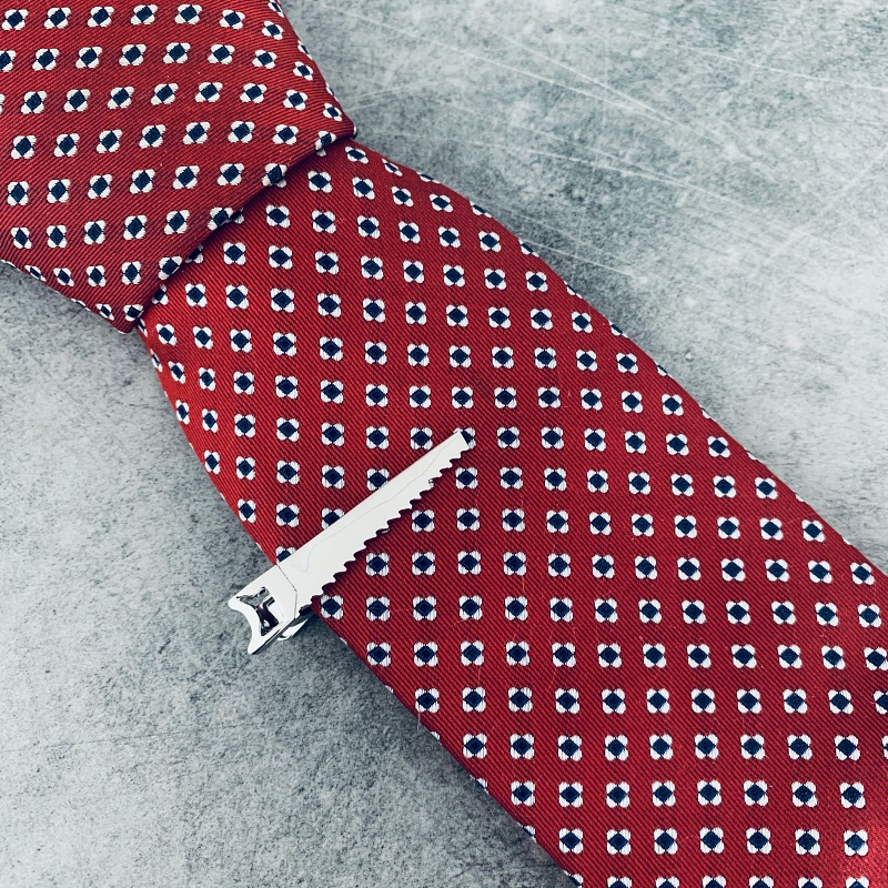 Spona na kravatu Pila 