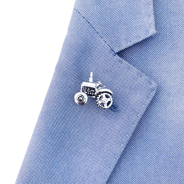 Brož Traktor stříbrný 