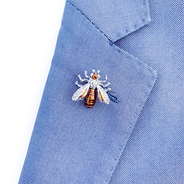 Brož Včelka s krystaly 