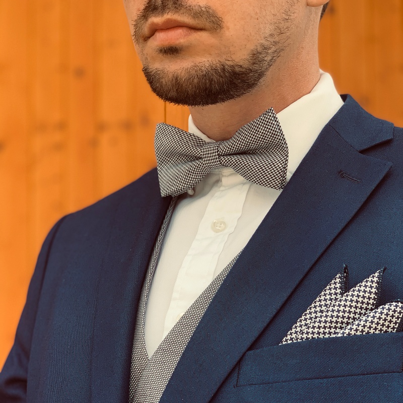 Černo - bílý motýlek Houndstooth