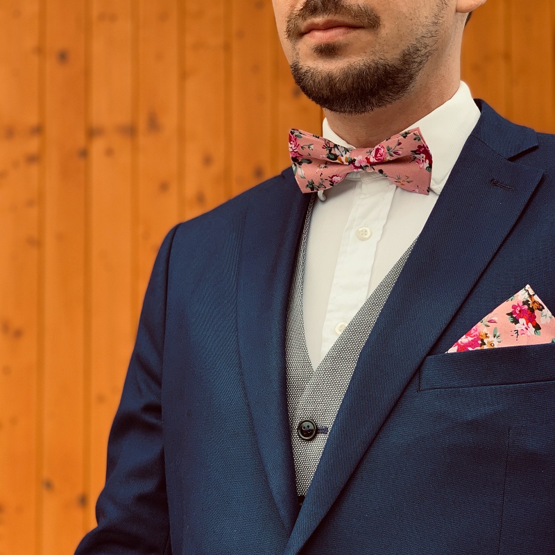 Růžový set motýlek a kapesník Flower