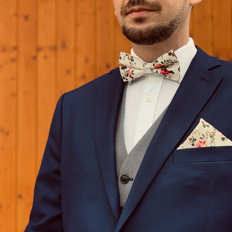 Béžový set motýlek a kapesník Flower