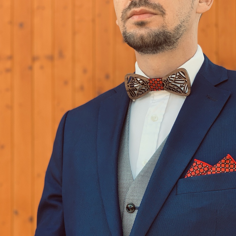 Dřevěný červený set motýlek Geometric Flower + manžetové knoflíčky + kapesník