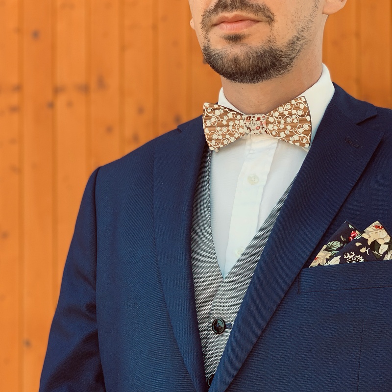 Dřevěný pánský motýlek Flower Růže 