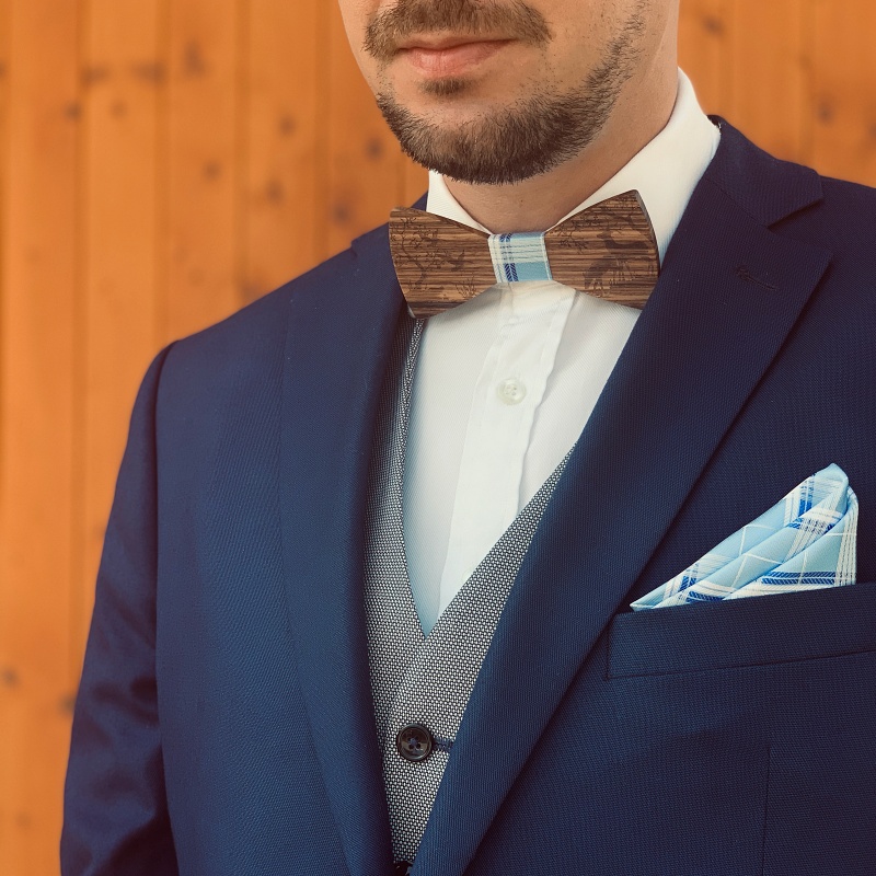 Dřevěný modrý set - motýlek Jeleni + manžetové knoflíčky + kapesník