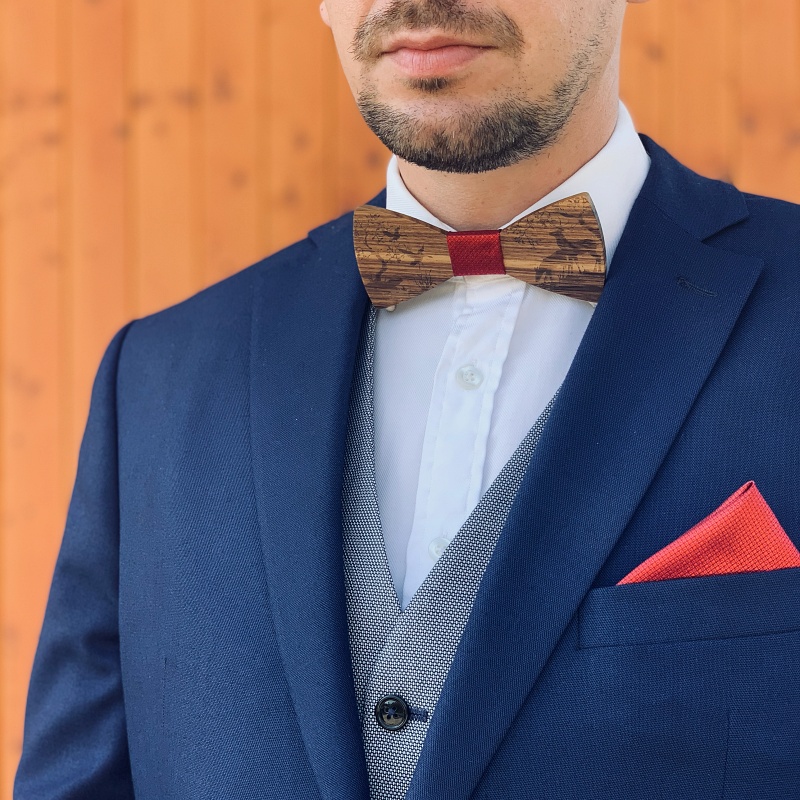 Dřevěný červený set - motýlek Jeleni + manžetové knoflíčky + kapesník