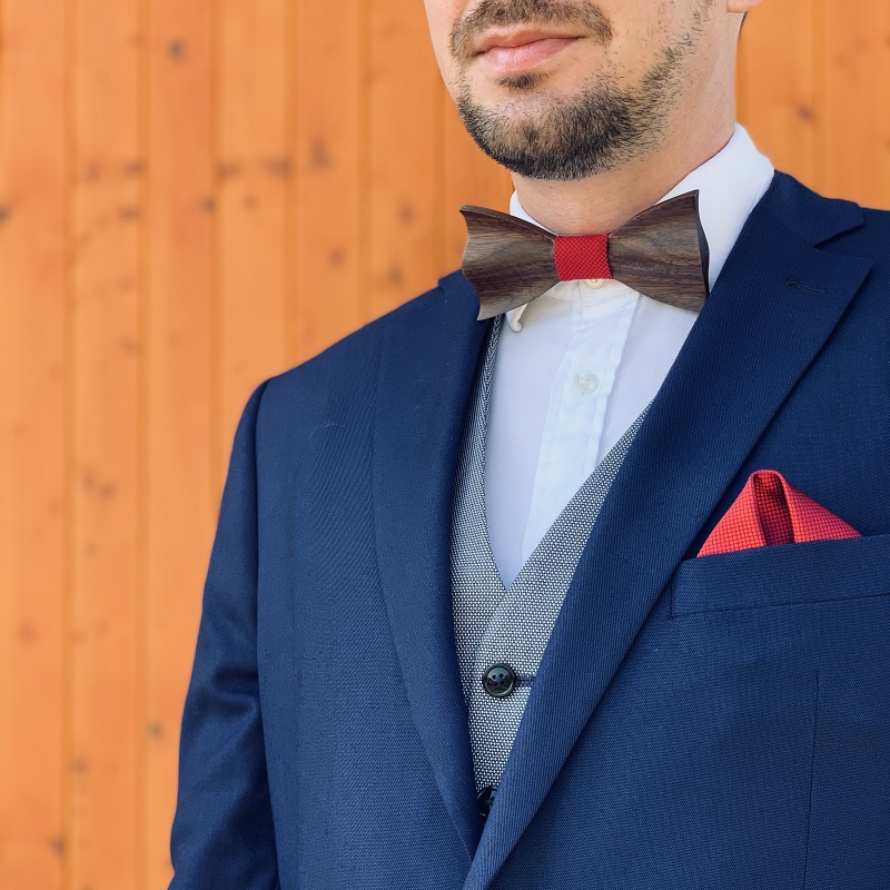 Dřevěný červený set motýlek Sharp 3D + manžetové knoflíčky + kapesník