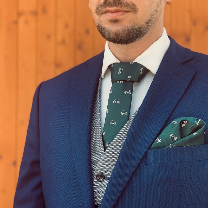 Zelený set kravata, motýlek a kapesník Silniční kolo 