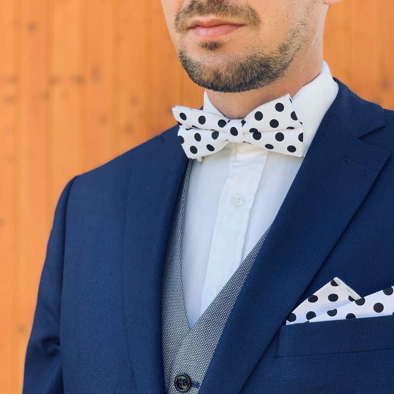 Bílo - černý set motýlek a kapesník Puntík 