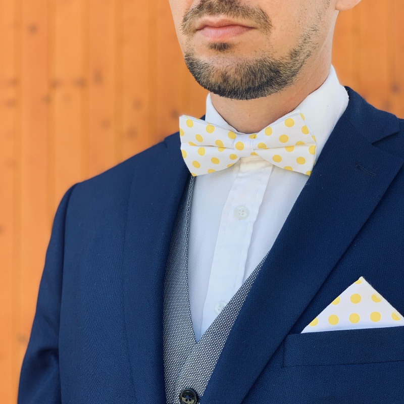 Bílo - žlutý set motýlek a kapesník Puntík 