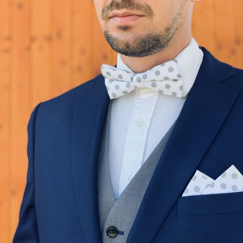 Bílo - šedý set motýlek a kapesník Puntík 