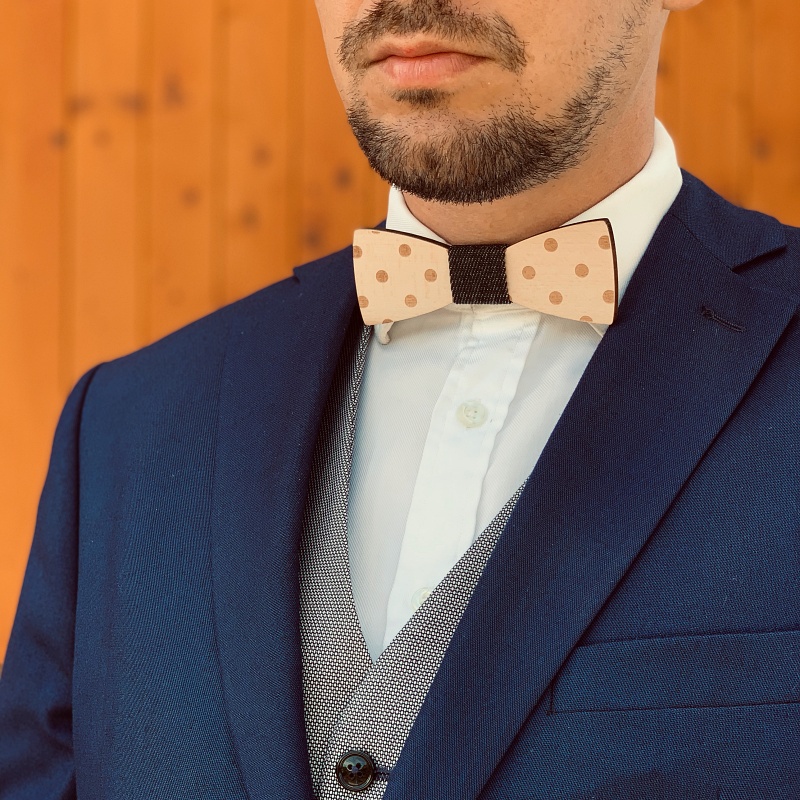 Dřevěný pánský motýlek Puntíky black denim 