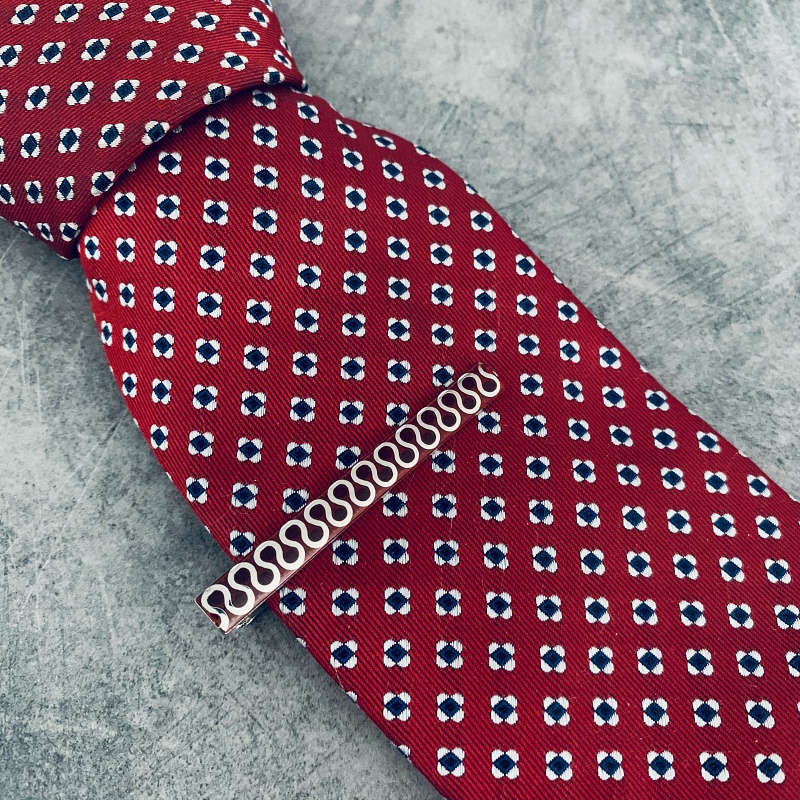 Stříbrno - hnědá spona na kravatu Snake