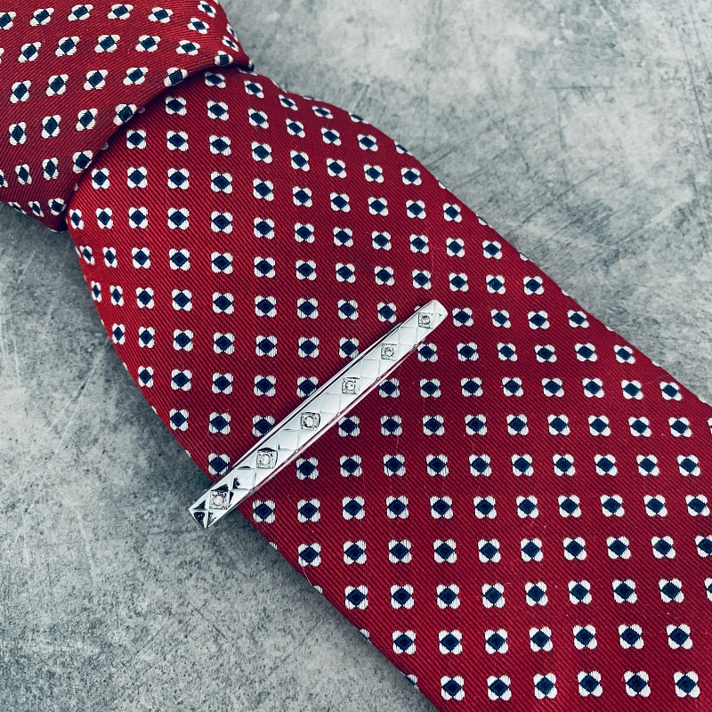 Stříbrná spona na kravatu Crystal Drop 