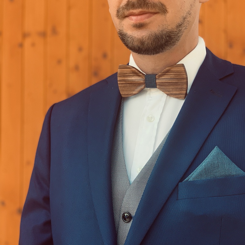 Dřevěný denim set - motýlek Classic 3D + manžetové knoflíčky + kapesník + brož