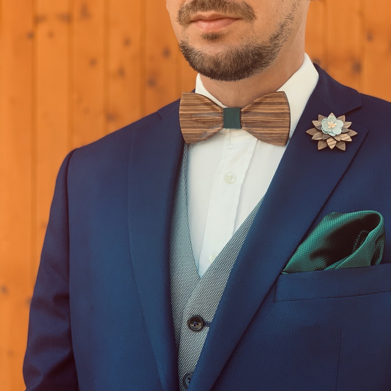 Dřevěný zelený set - motýlek Classic 3D + manžetové knoflíčky + kapesník + brož