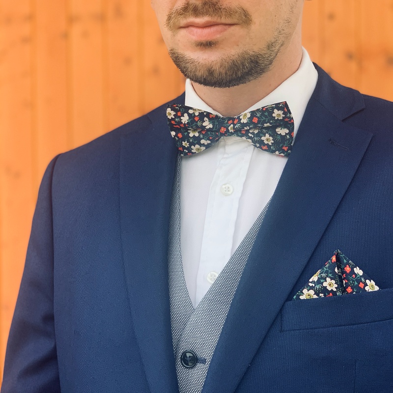 Modro - barevný set motýlek a kapesník Květiny